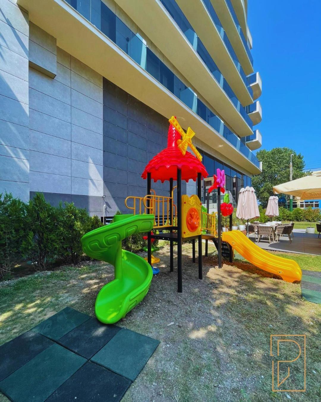 Panoramic Mamaia Hotel Exterior photo