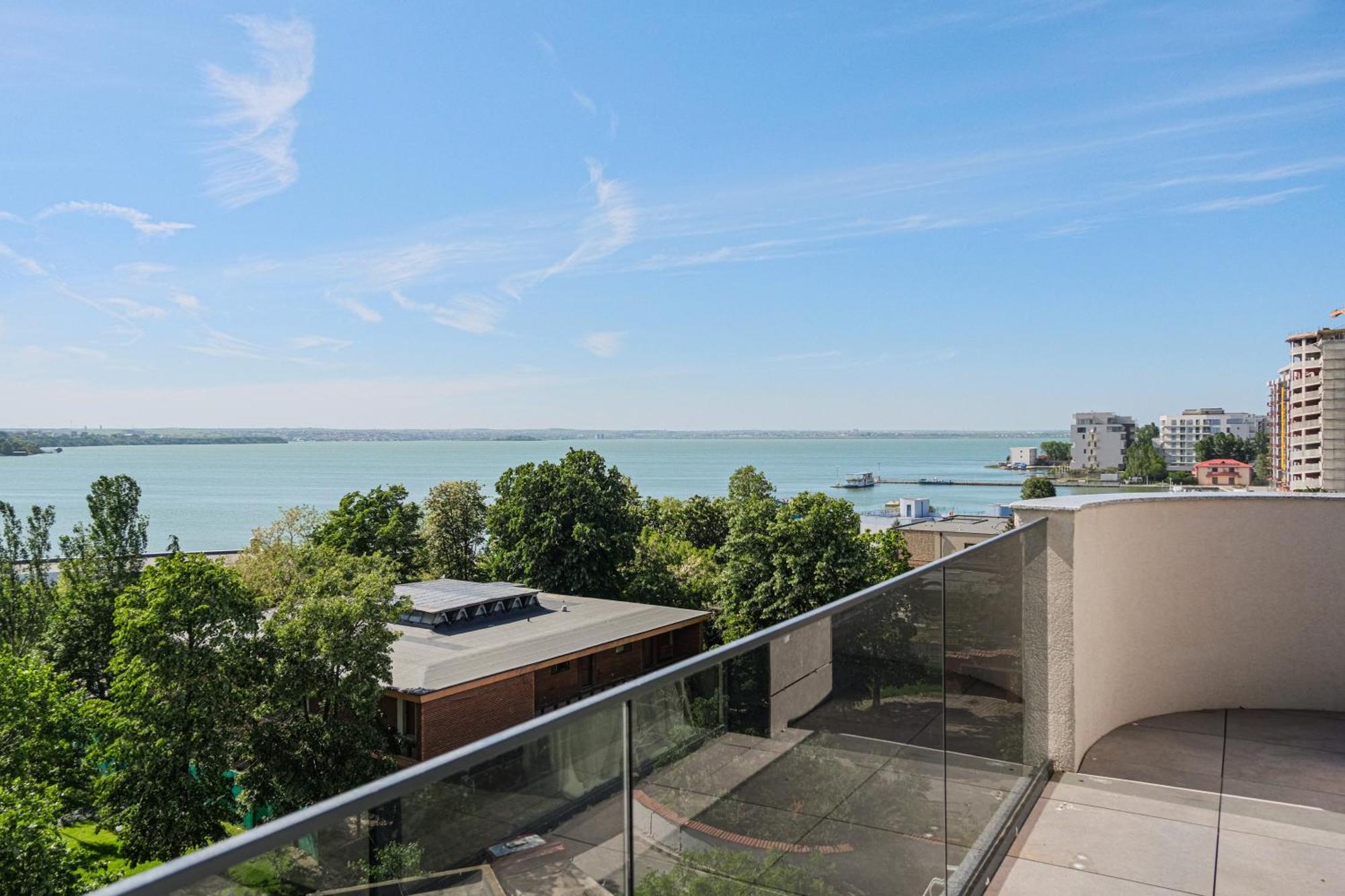 Panoramic Mamaia Hotel Exterior photo