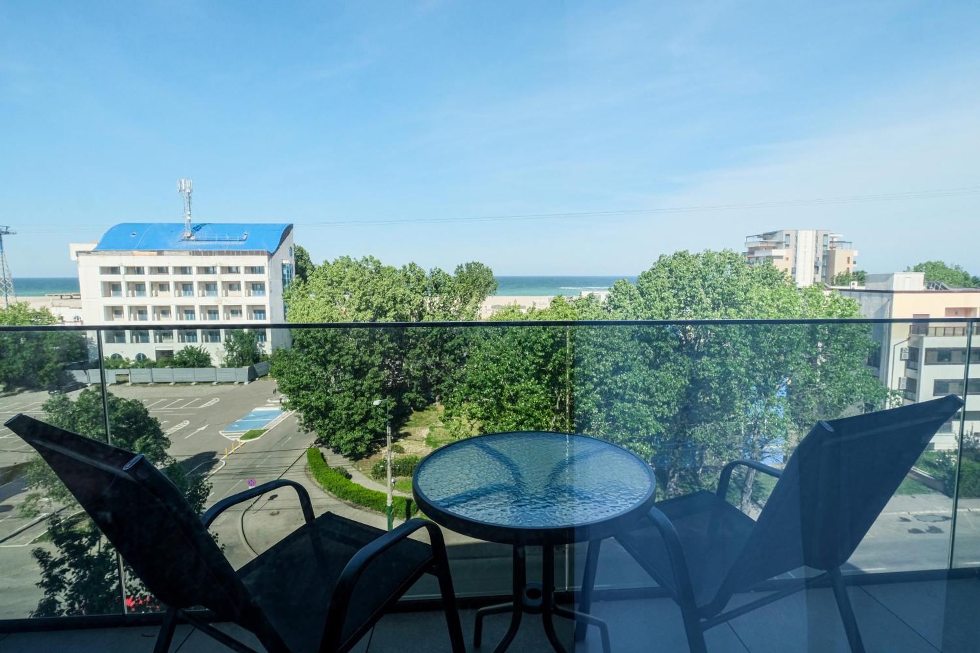 Panoramic Mamaia Hotel Exterior photo