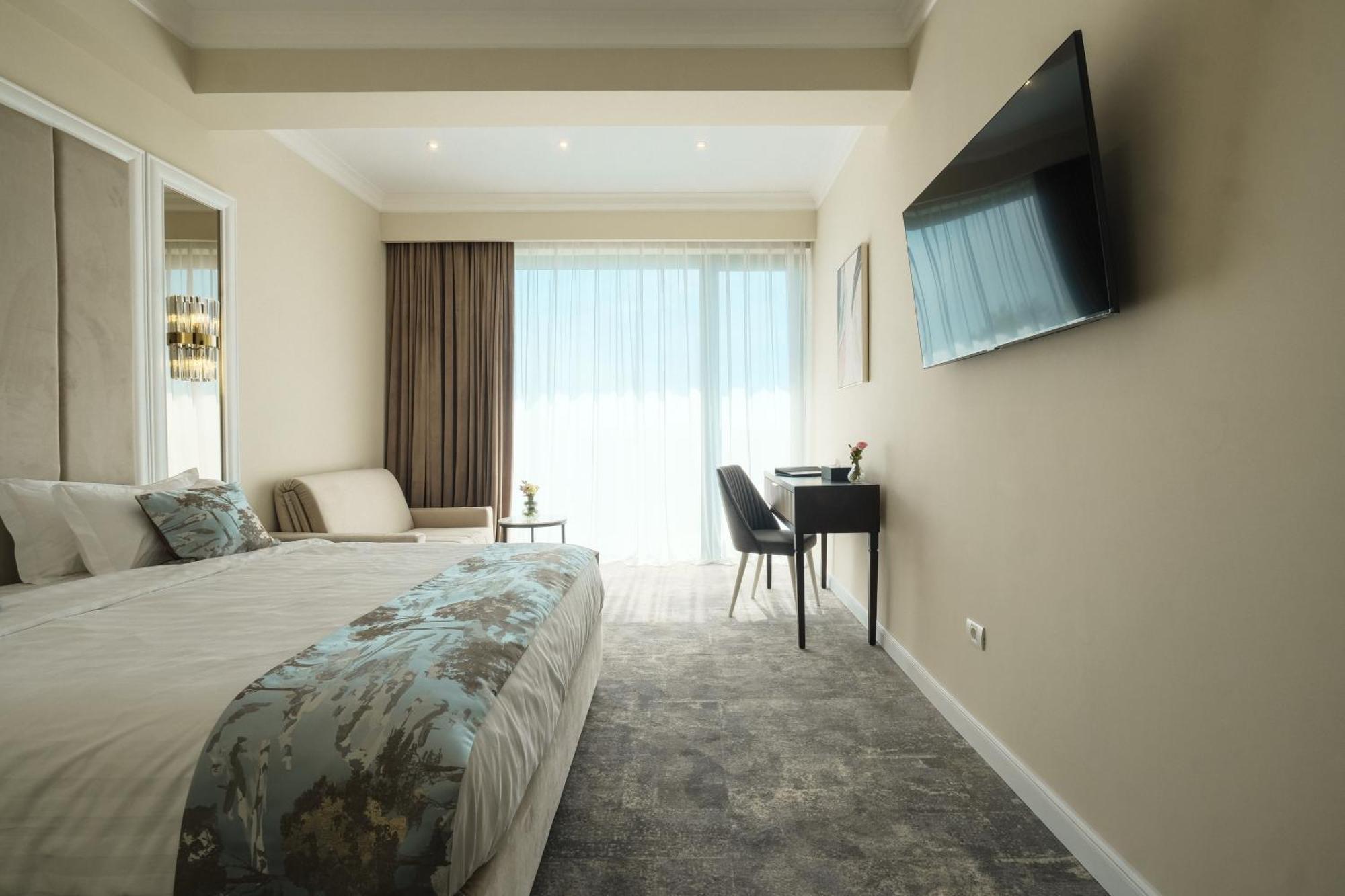 Panoramic Mamaia Hotel Exterior photo