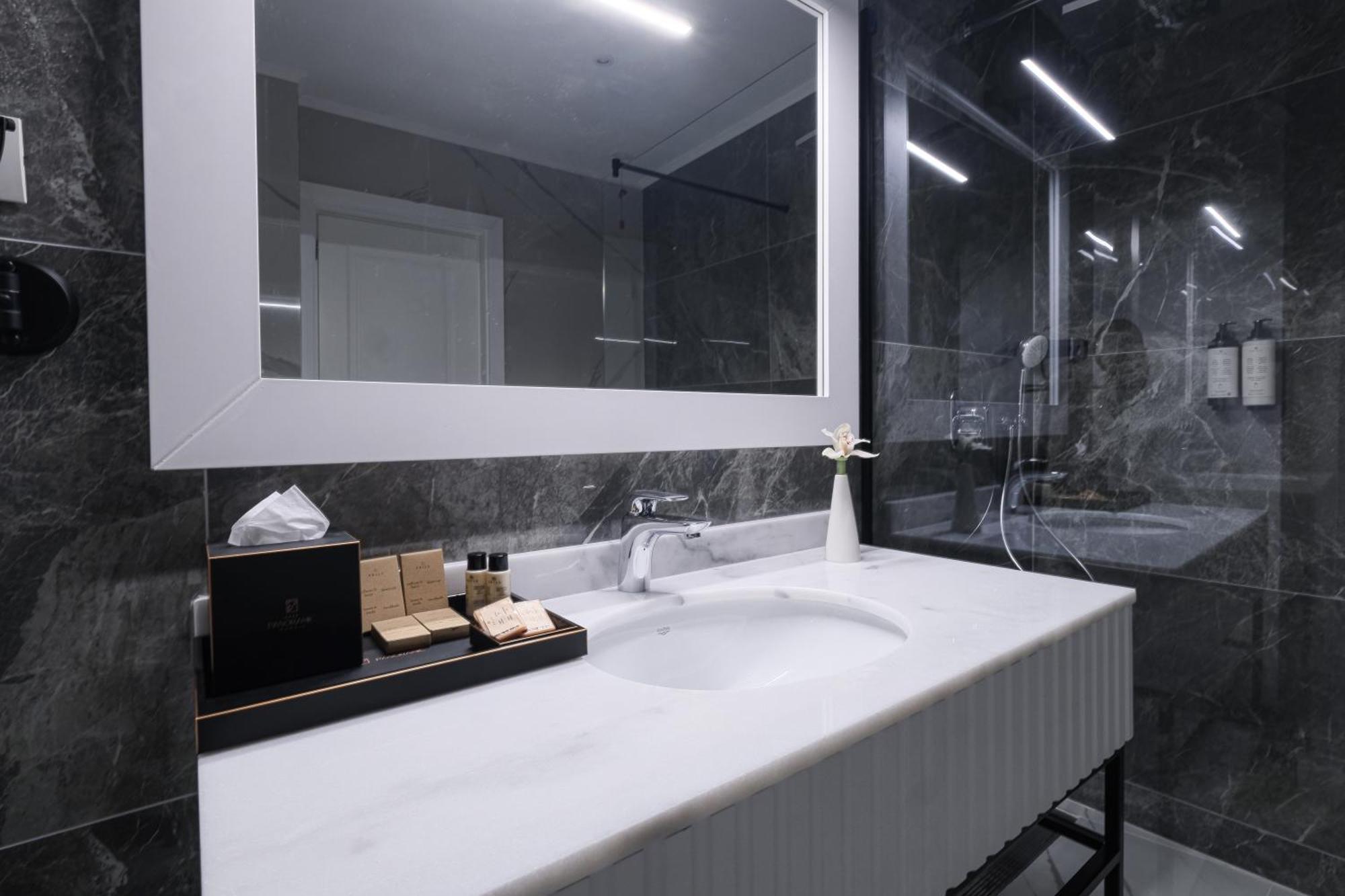 Panoramic Mamaia Hotel Room photo